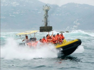 Paseo en lancha rapida